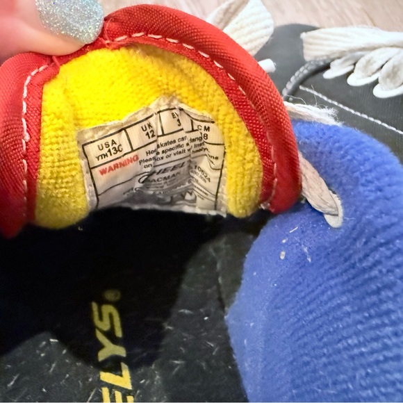 Kids Heelys Pac-Man Edition Size 13 Youth - Picture 5 of 6